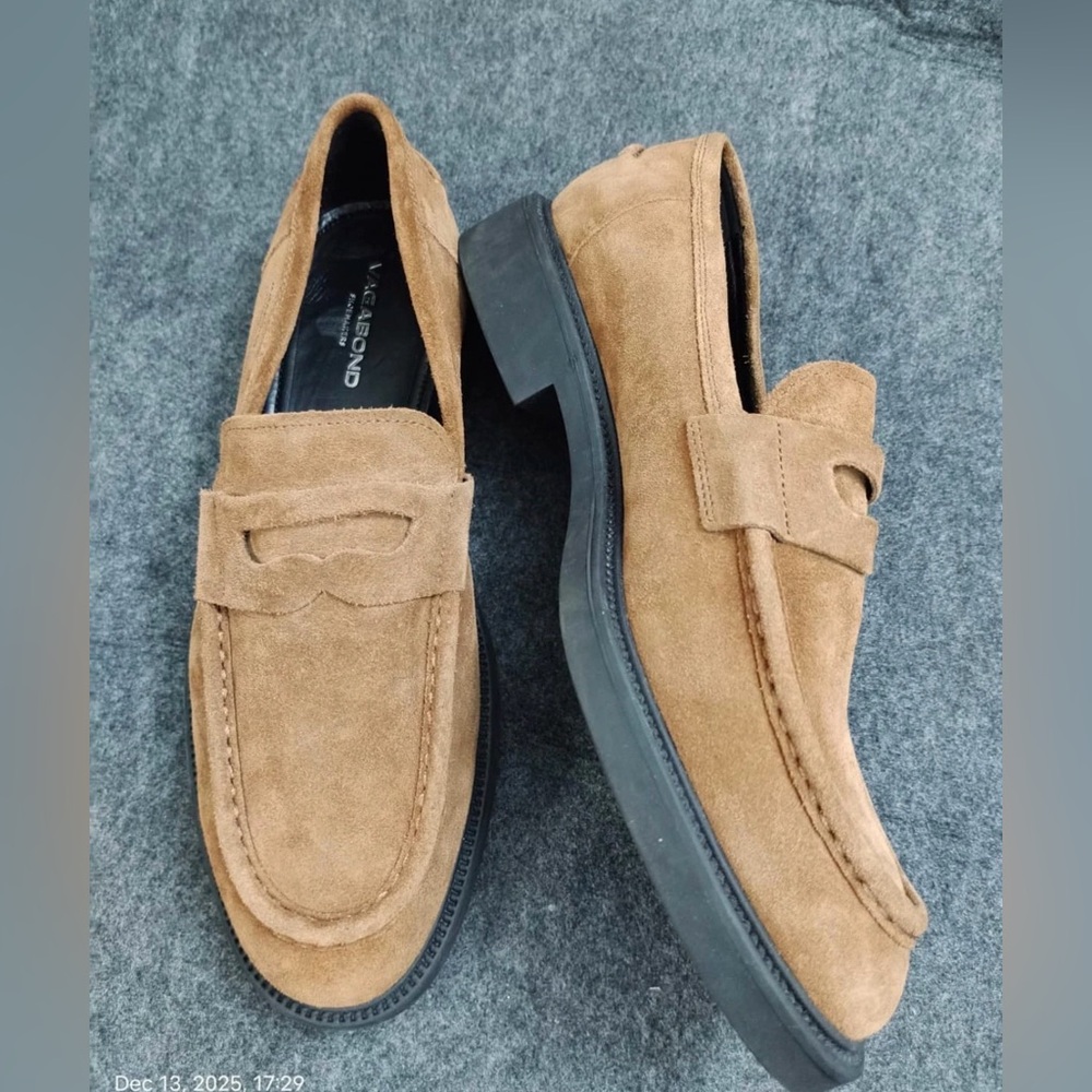 NWOB Vagabond Tan Suede Men's Loafers